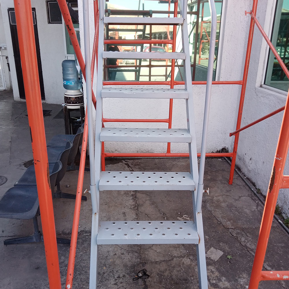 Módulo con escalera